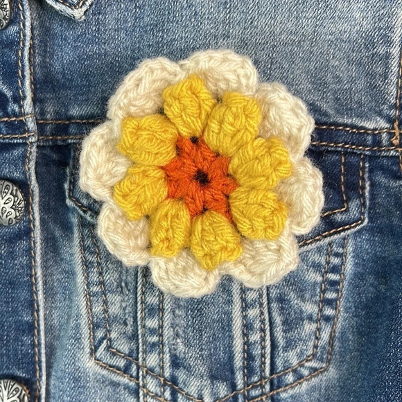 PRANA Cropped Jean Jacket Blue Medium Wash Denim Stretch Crochet Flower Pin S - Picture 5 of 13